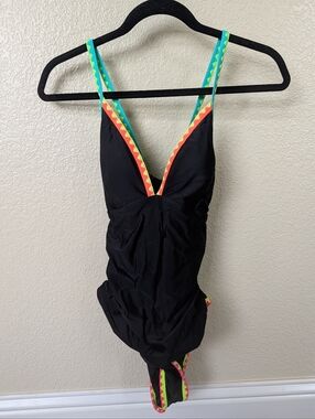 Popvil Folklore Clam Shell Cup One Piece in Black and Neon Colors, Size Medium